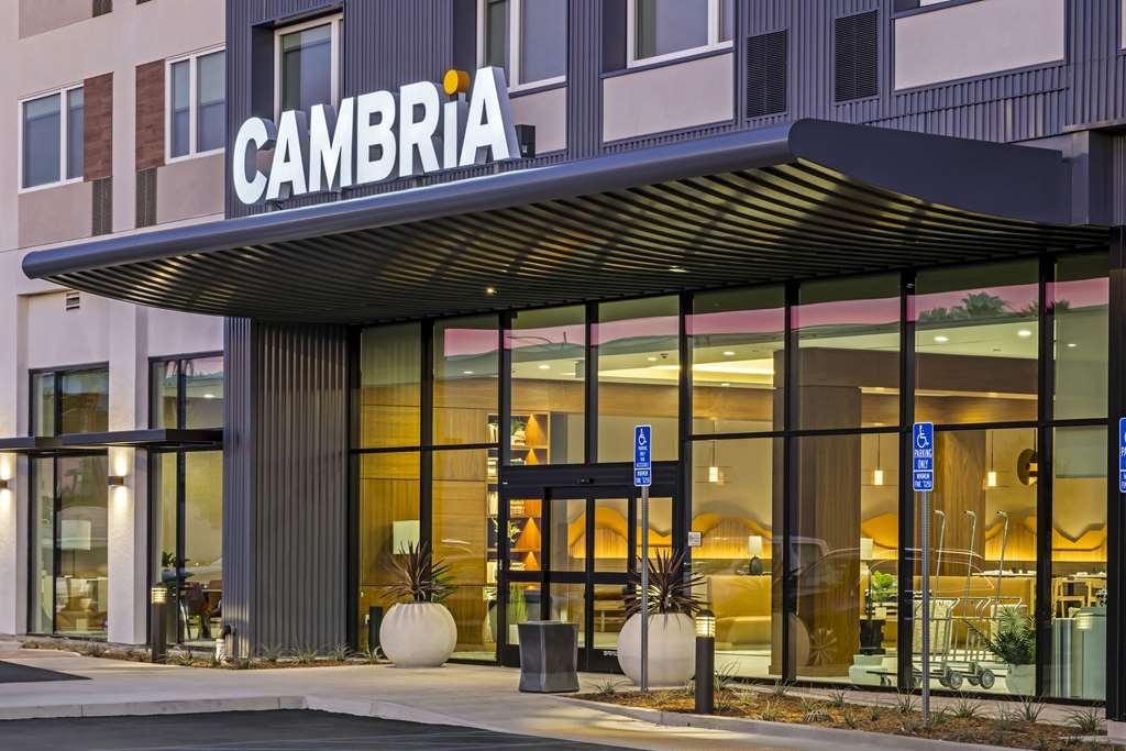 Cambria Hotel Burbank Airport Dış mekan fotoğraf