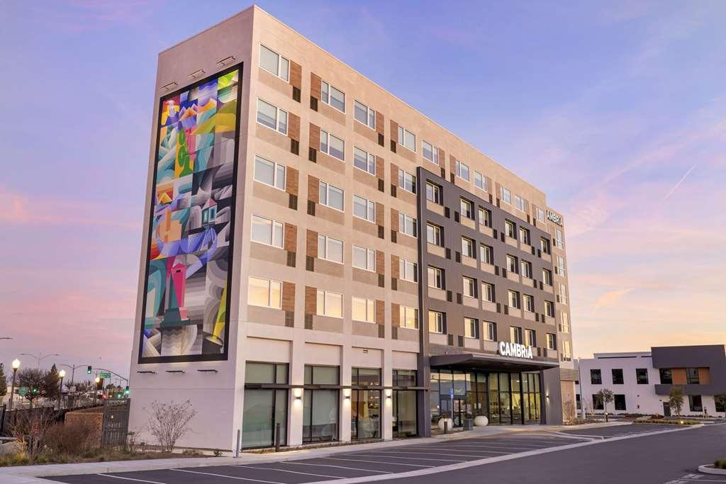 Cambria Hotel Burbank Airport Dış mekan fotoğraf