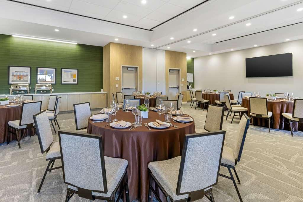 Cambria Hotel Burbank Airport Konforlar fotoğraf