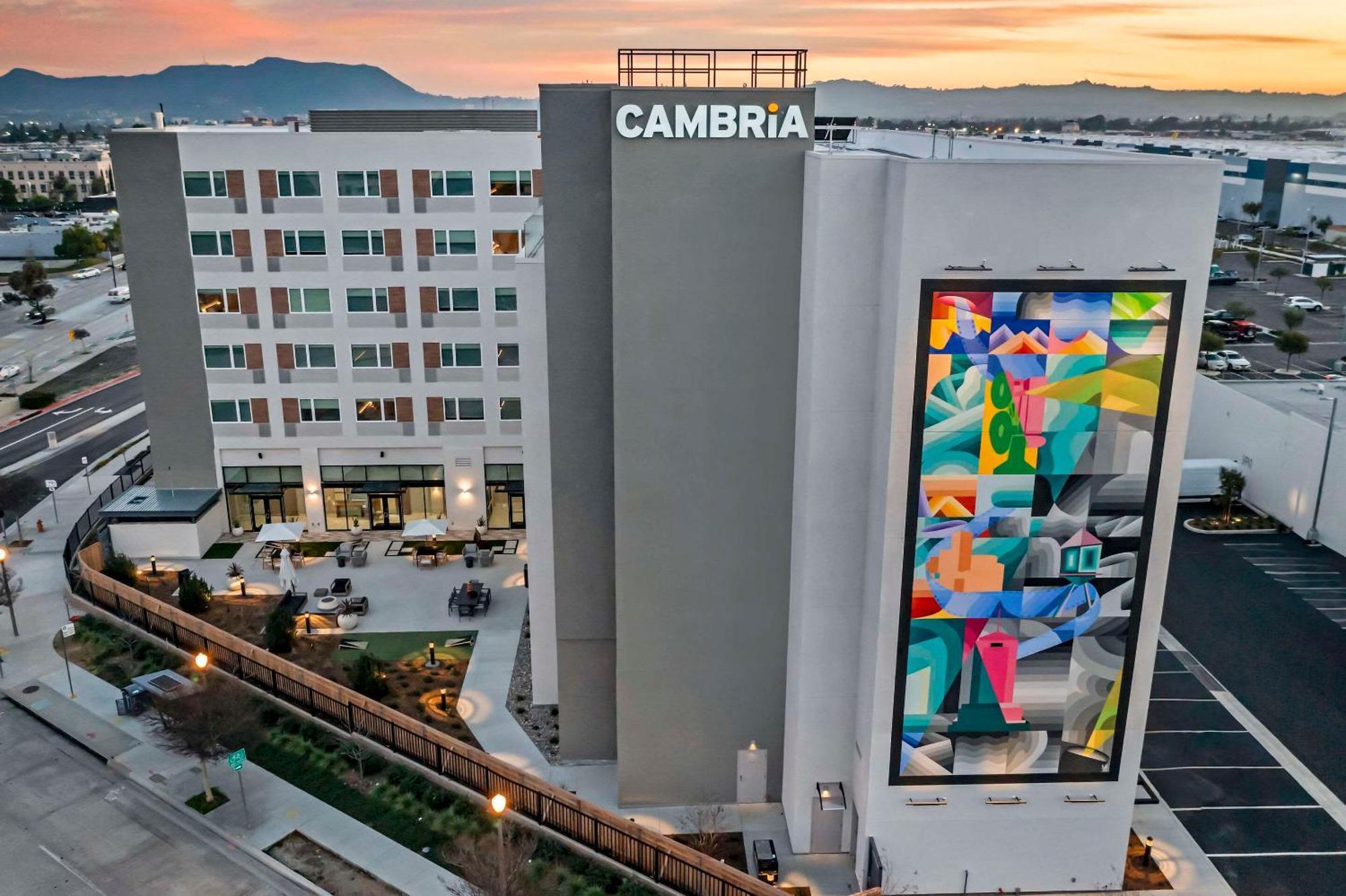 Cambria Hotel Burbank Airport Dış mekan fotoğraf