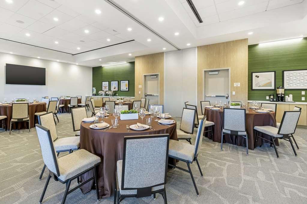 Cambria Hotel Burbank Airport Konforlar fotoğraf